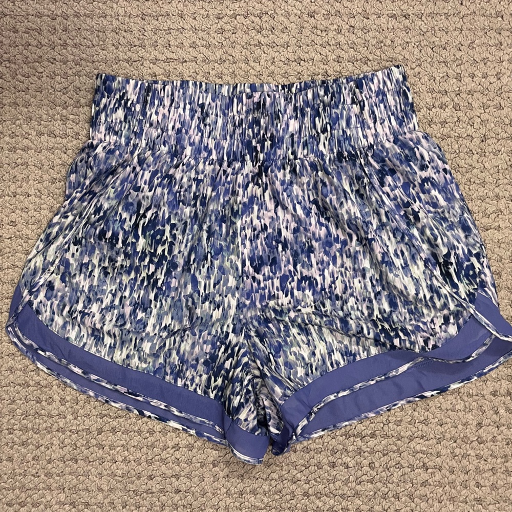 Athleta high rise mesh racer run 3” short size small
